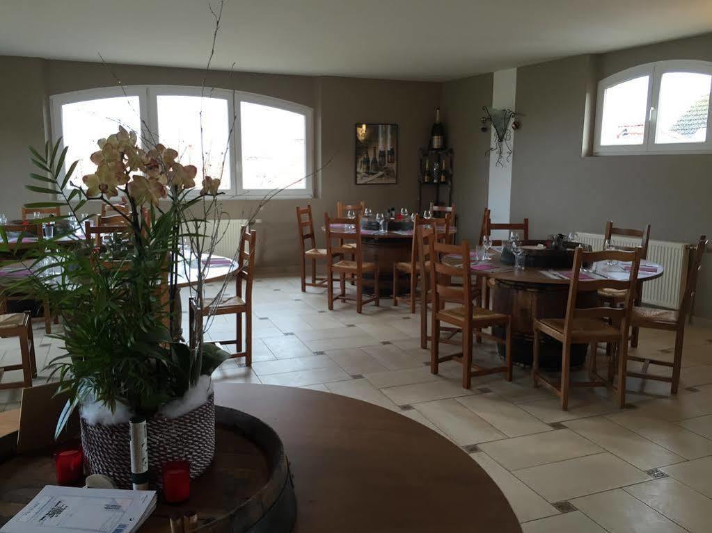 Dans Les Vignes Hotel Chamery Exterior photo